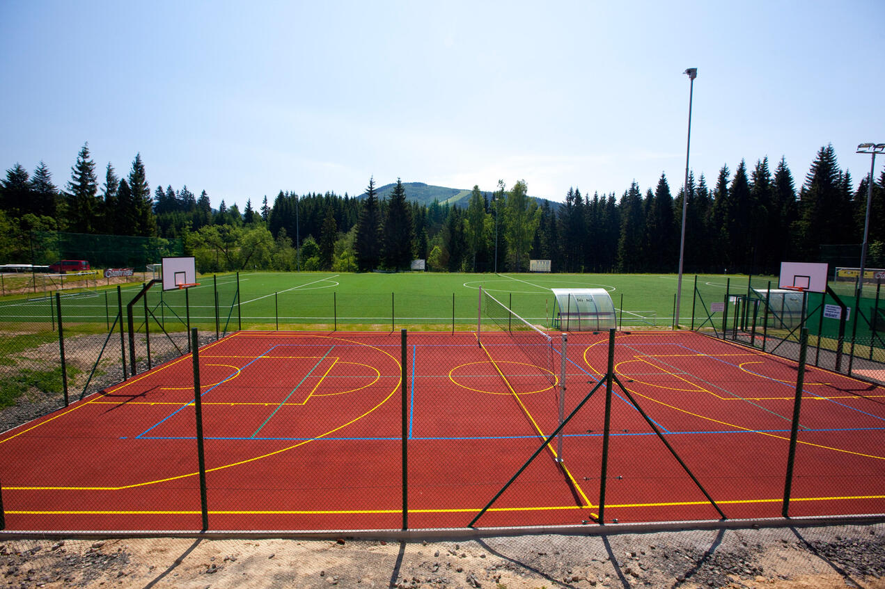 Sportovní hřiště Harrachov Sportovní hřiště Harrachov